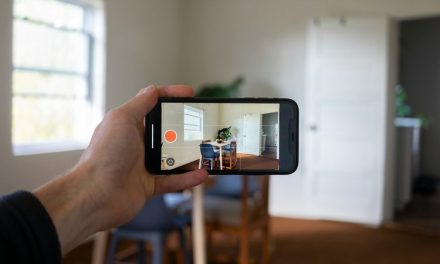 Dampak Oversharing Di Media Sosial