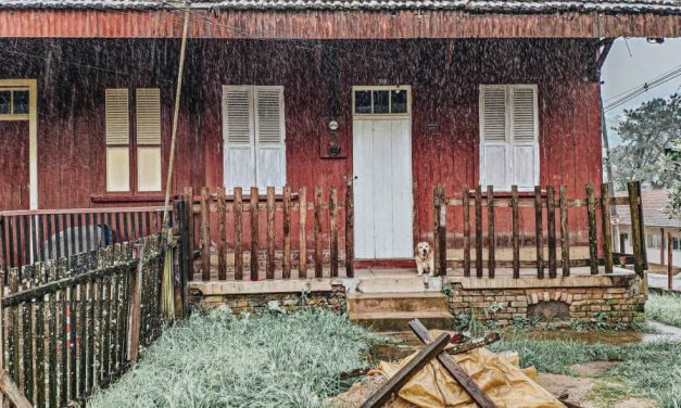 Cara Menjaga Rumah Dan Lingkungan Aman Saat Musim Hujan