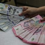 Rupiah Tertekan Saat Dolar Menguat, Dampaknya Bagi Rakyat?