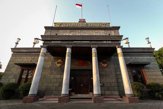 Sampoerna Dan Perkembangan Industri Rokok Di Indonesia