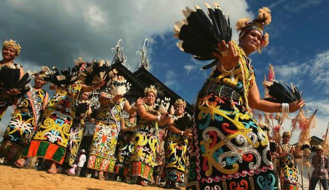 Suku Dayak: Keragaman Tradisi Dan Kehidupan Masyarakatnya